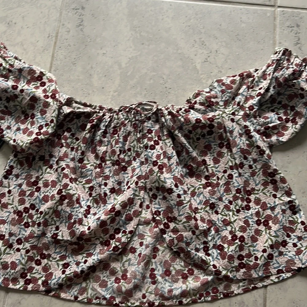 Volcom top - Picture 6 of 6